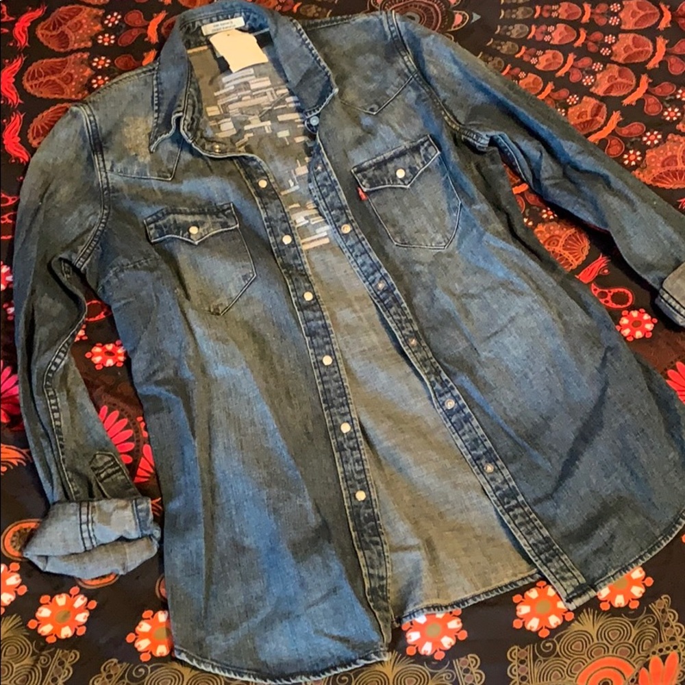 Vintage Levi’s denim shirt